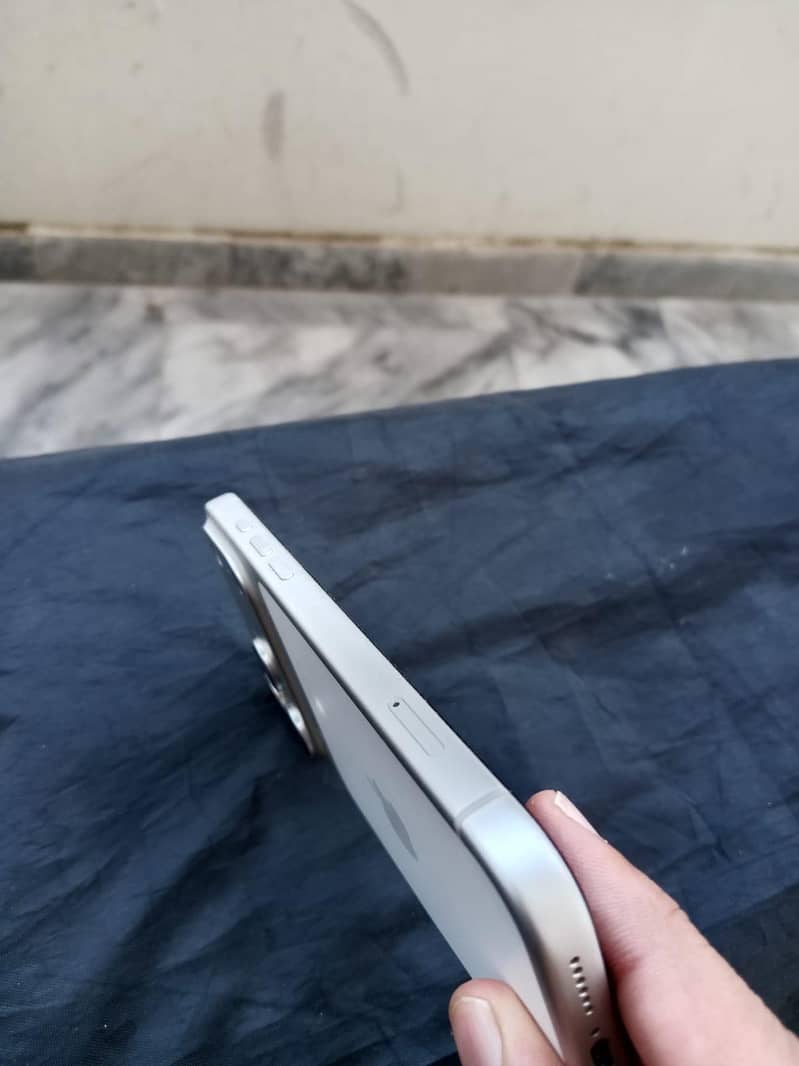 Apple iPhone 17 Pro Max 5