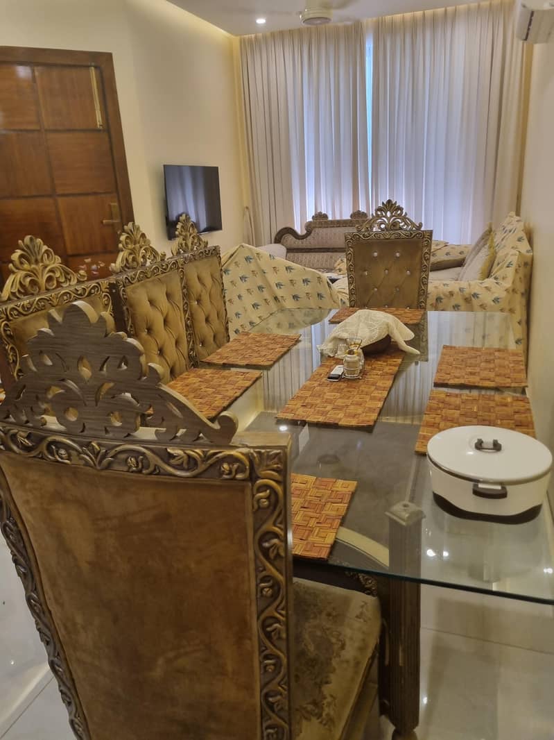 Dinning Table with 8 Chairs 0