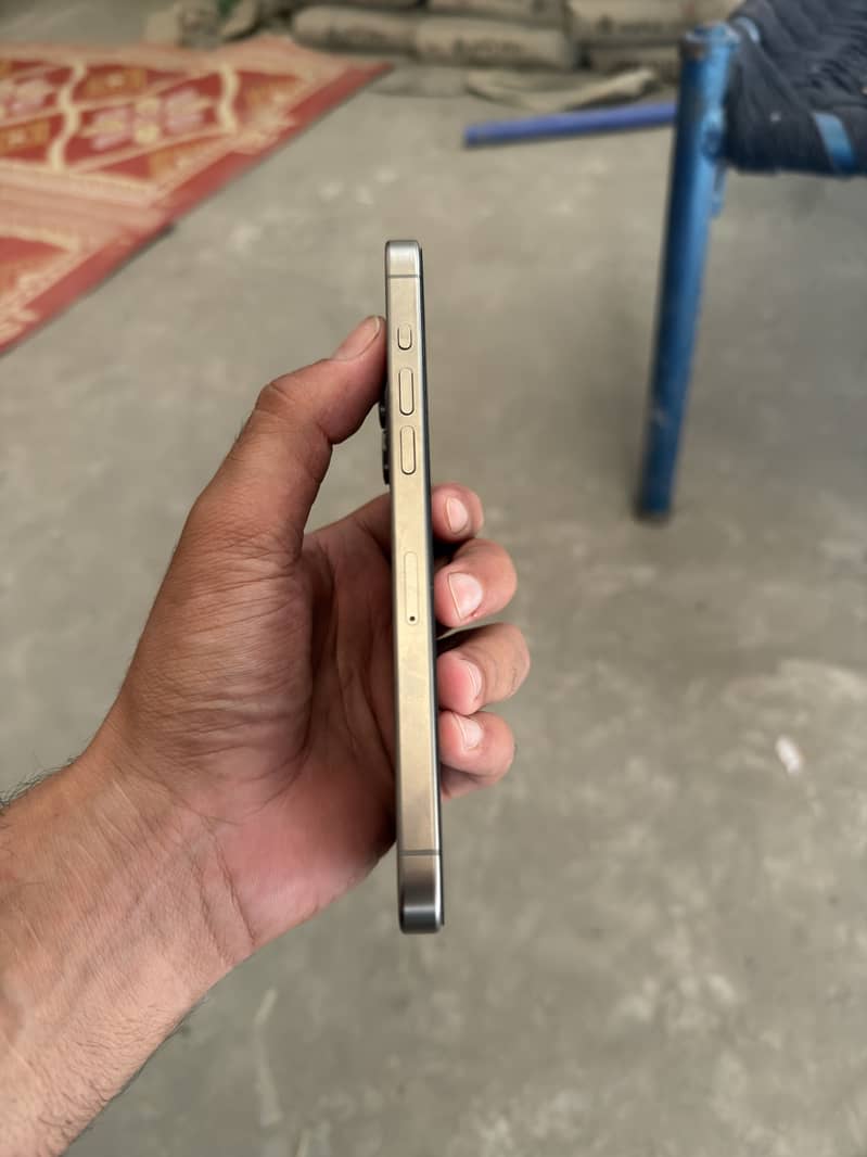 Apple iPhone 15 Pro Max 1