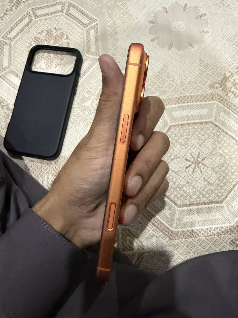 iPhone 17 Pro Max 256GB – Non-PTA /  Pin Pack Condition 3