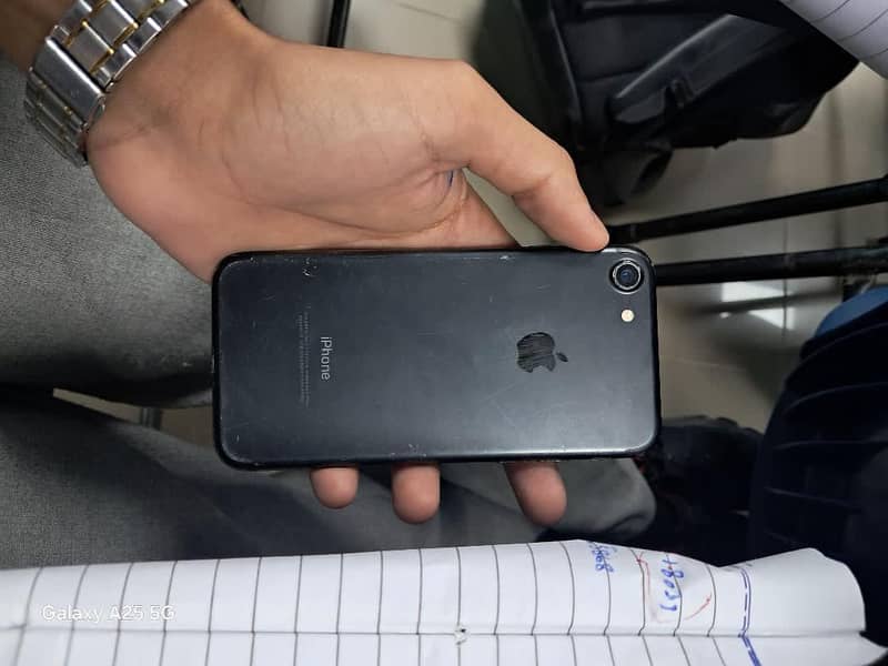 Apple iPhone 7 1