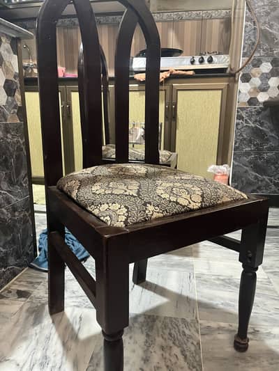 DINING TABLE WITH 6 CHAIRS