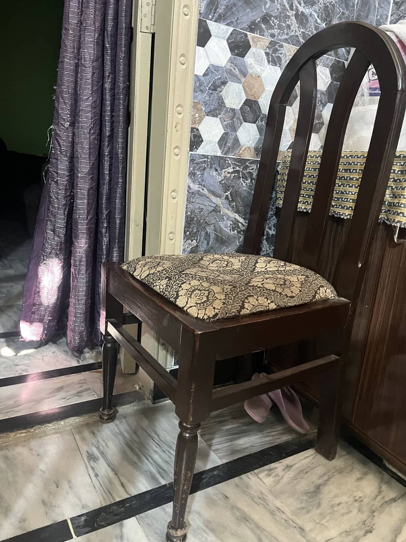 DINING TABLE WITH 6 CHAIRS 6