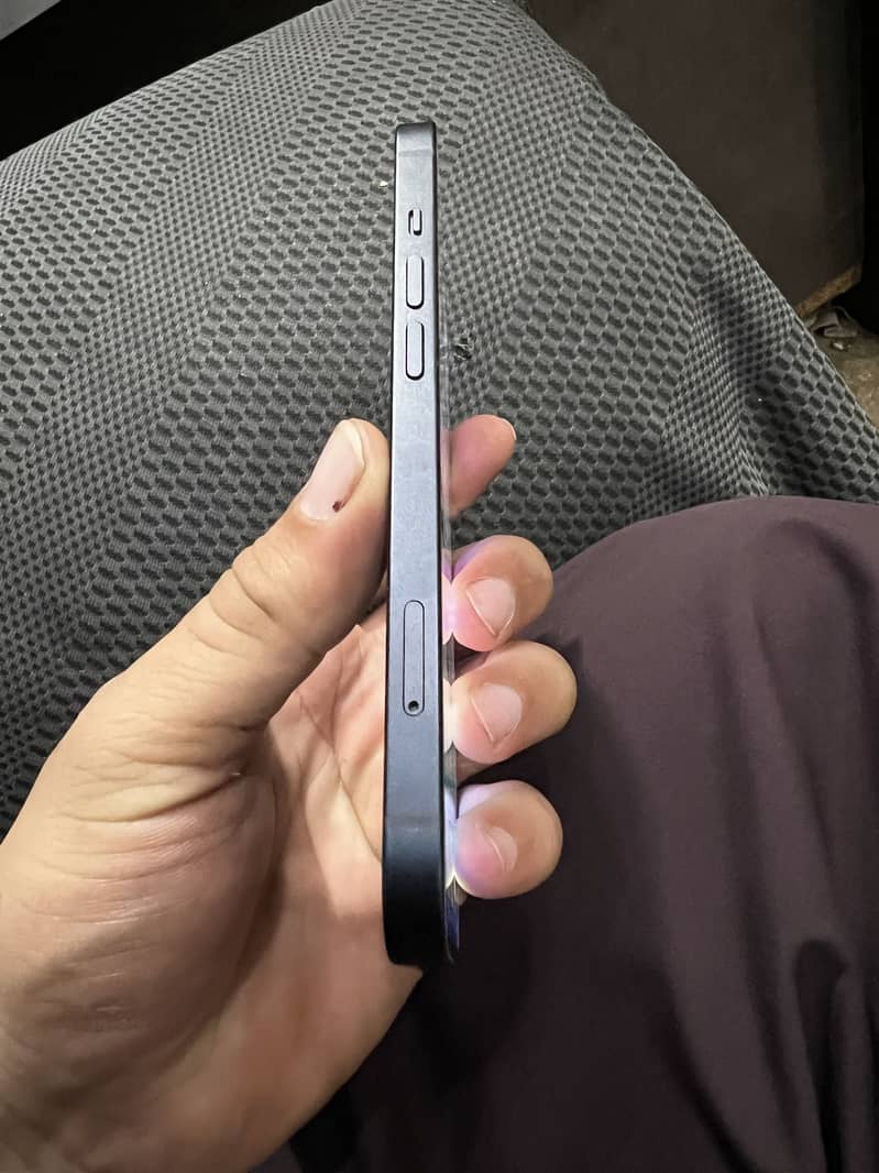 Iphone 13 4
