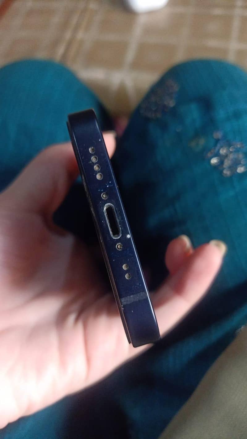 Apple iPhone 12 mini 3