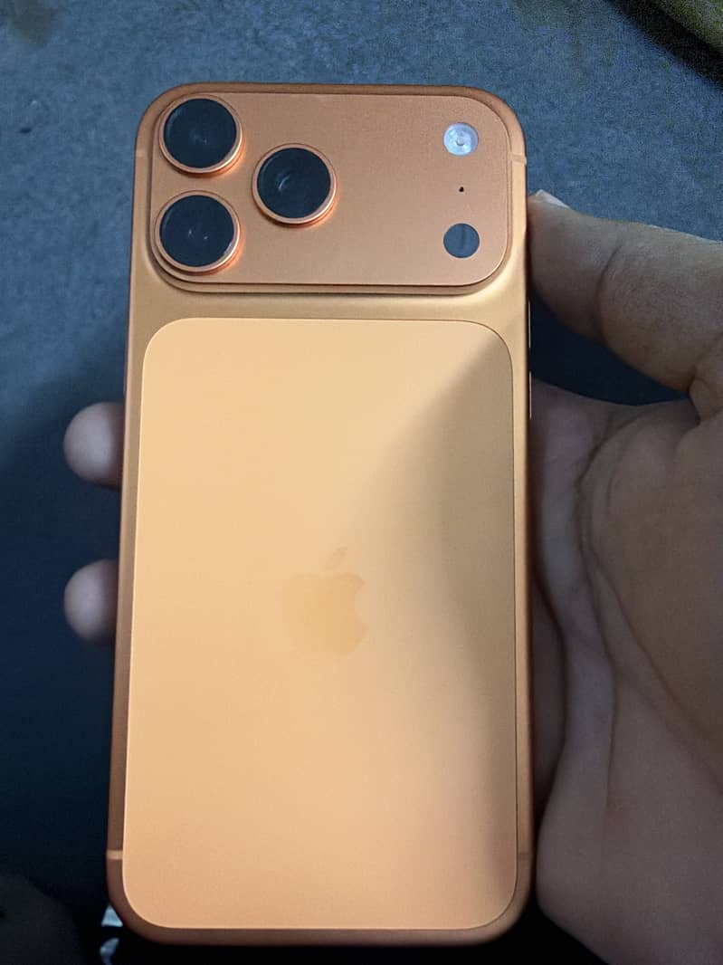 Apple iPhone 17 Pro Max 0