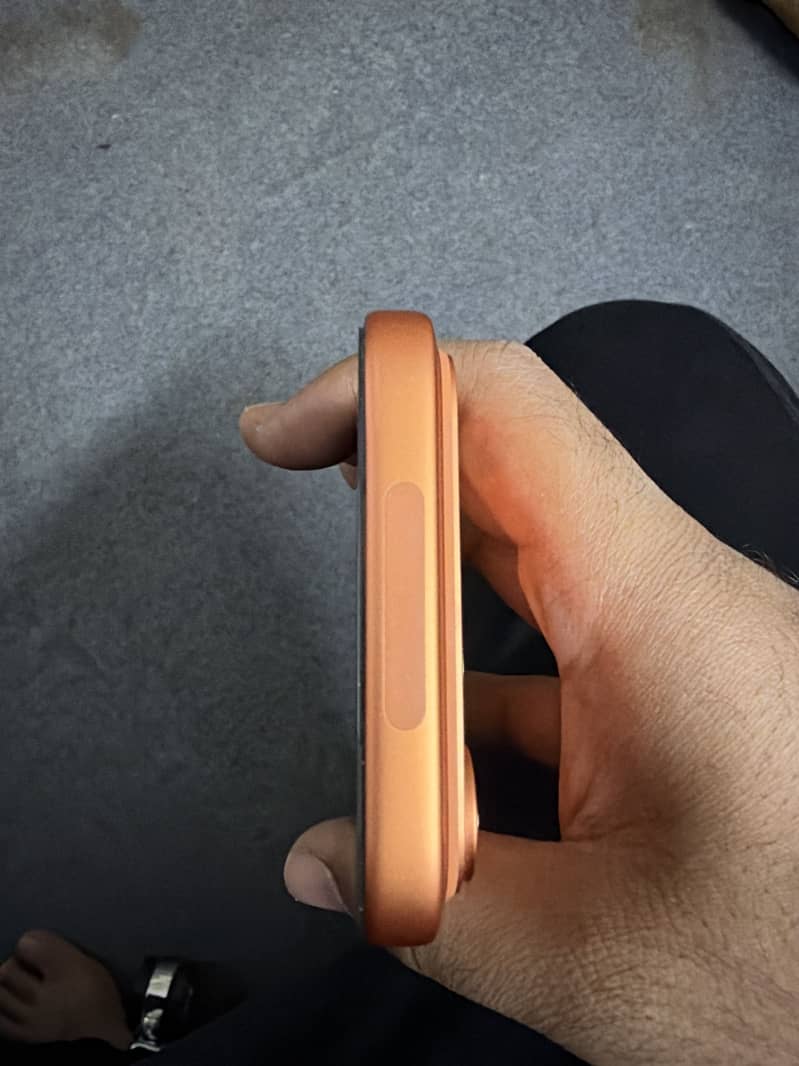 Apple iPhone 17 Pro Max 4