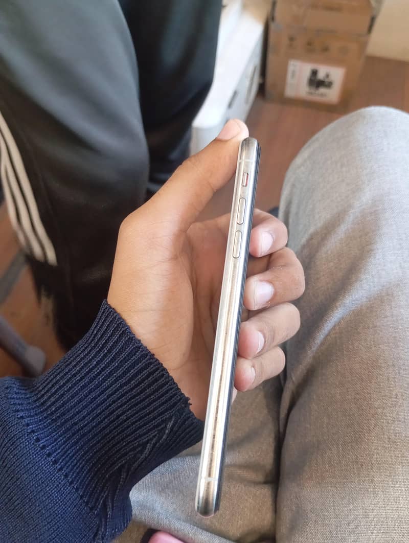 Apple iPhone X 2