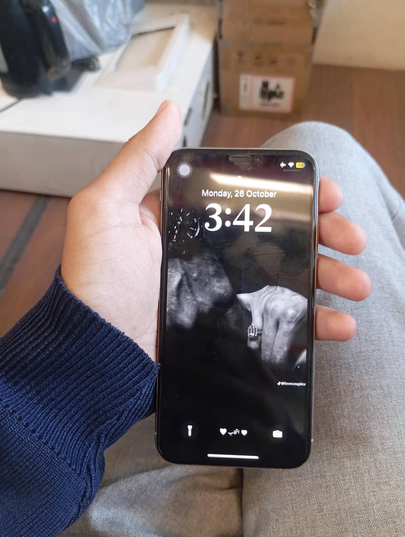 Apple iPhone X 5