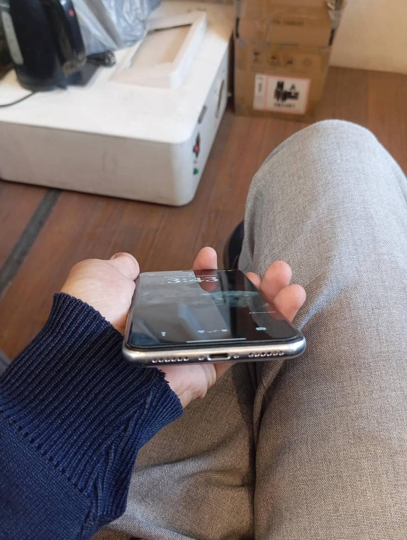 Apple iPhone X 6