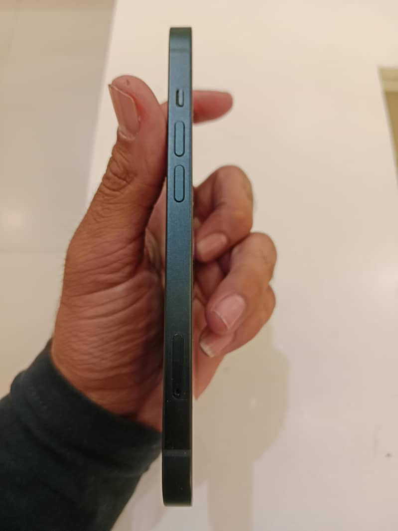 Apple iPhone 13 1