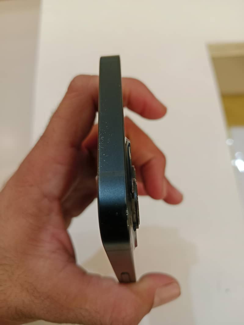 Apple iPhone 13 3