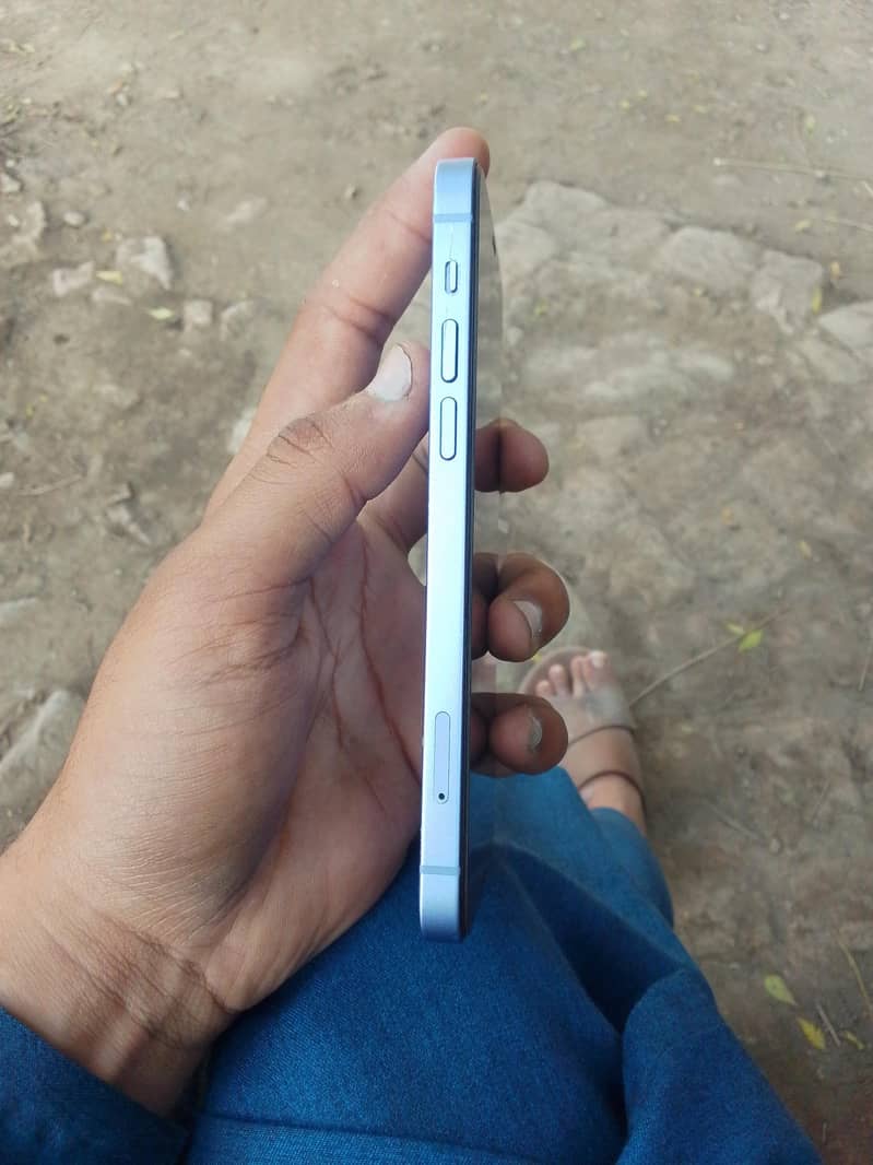 Apple iPhone 12 1
