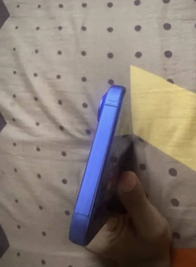 Apple iPhone 16 Plus 4