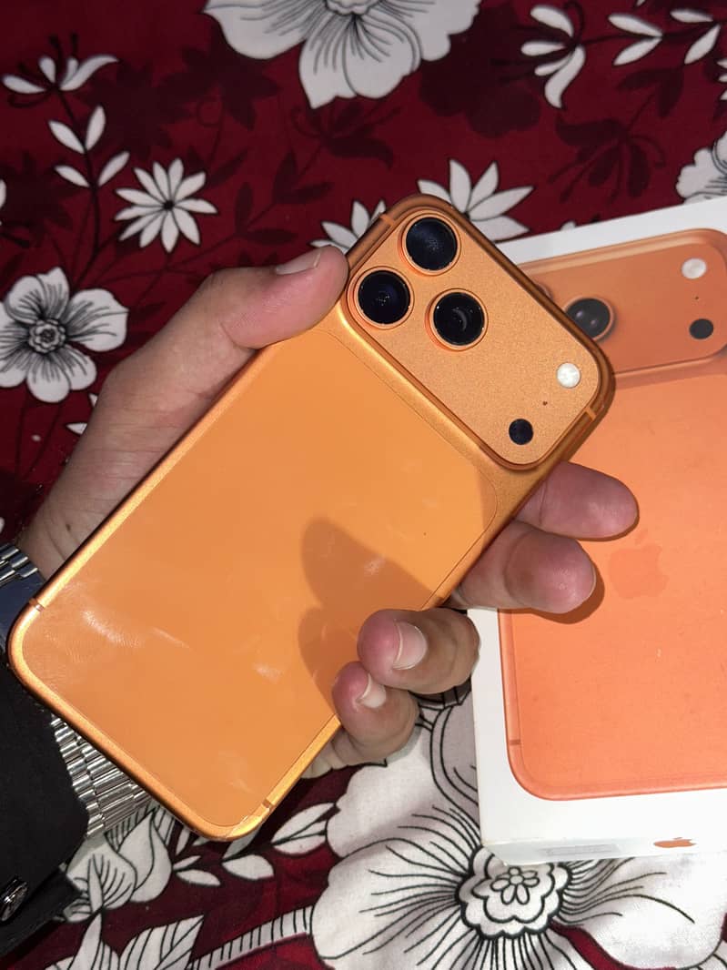 Apple iPhone 17 Pro Max 6