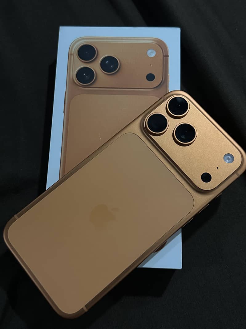 Apple iPhone 17 Pro Max 12