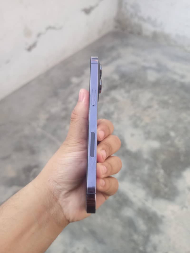 Apple iPhone 14 Pro Max 1