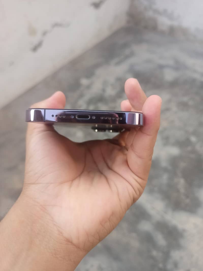 Apple iPhone 14 Pro Max 4