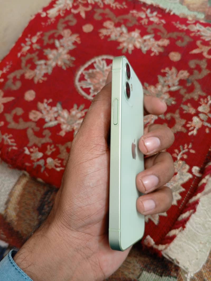 Apple iPhone 12 mini 4