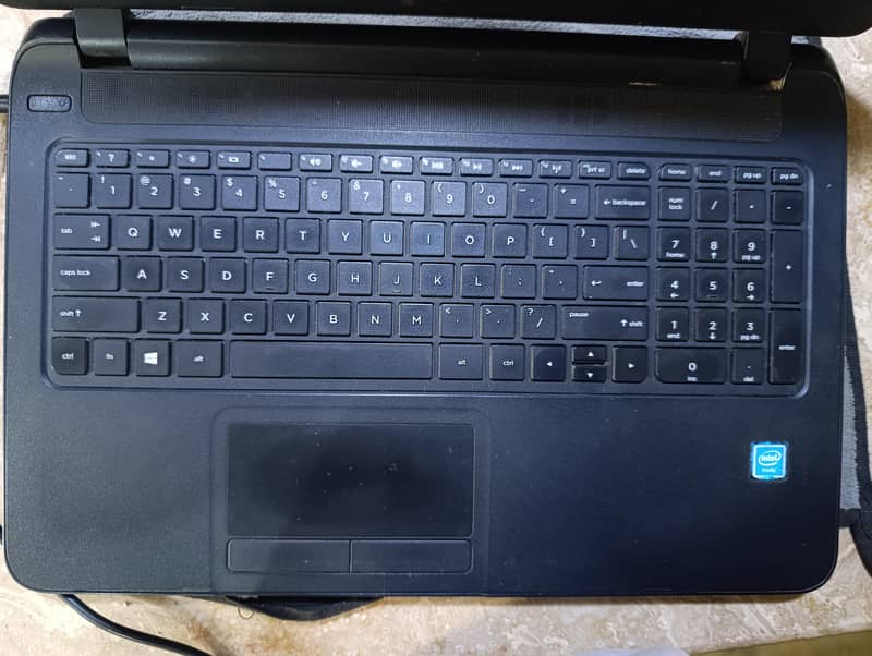 HP 17" 6