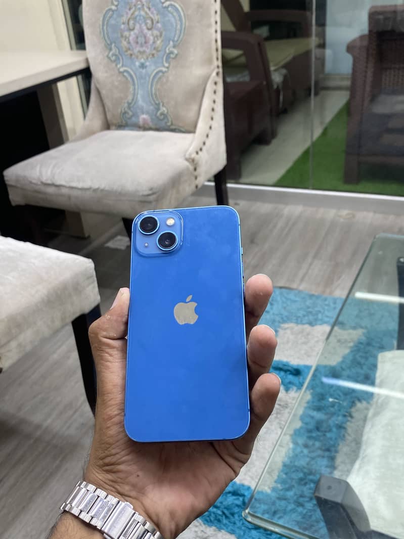 Apple iPhone 13 0