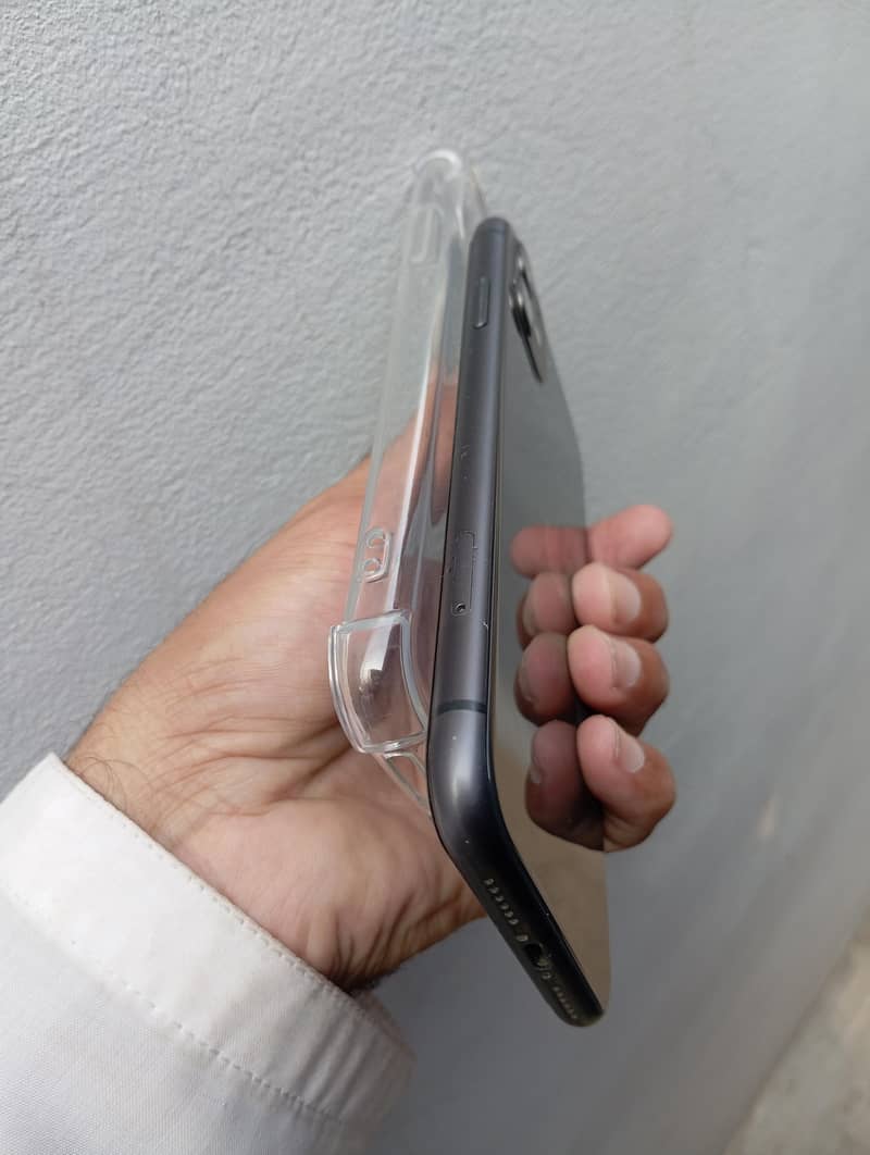 Apple iPhone 11 2