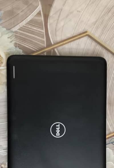 Dell Chromebook 11 (3180) in Excellent Condition with Original Charger