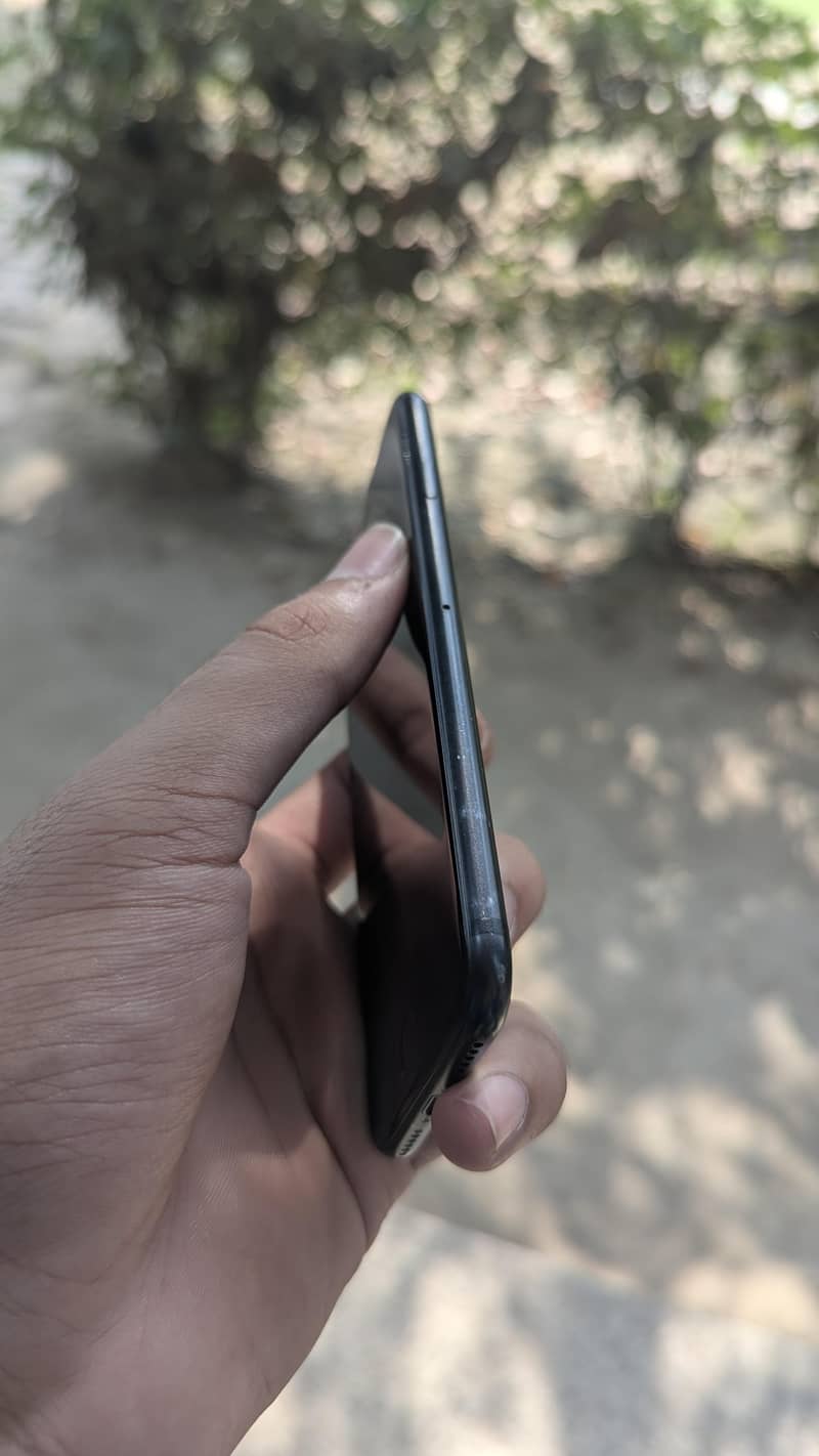 Apple iPhone 7 3