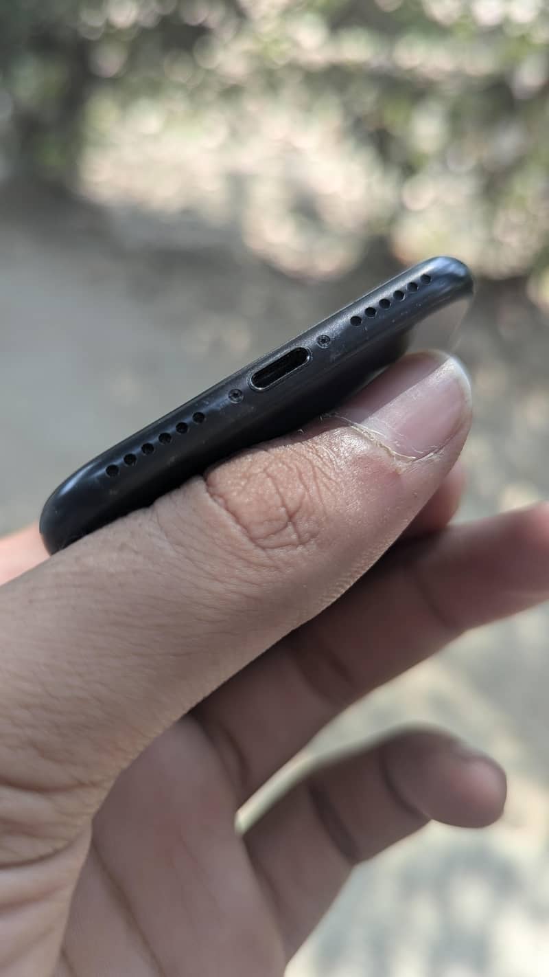 Apple iPhone 7 4