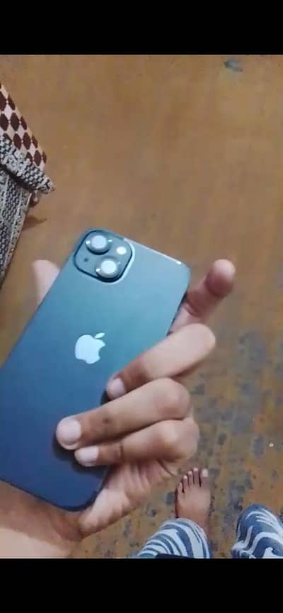 Apple iPhone 13