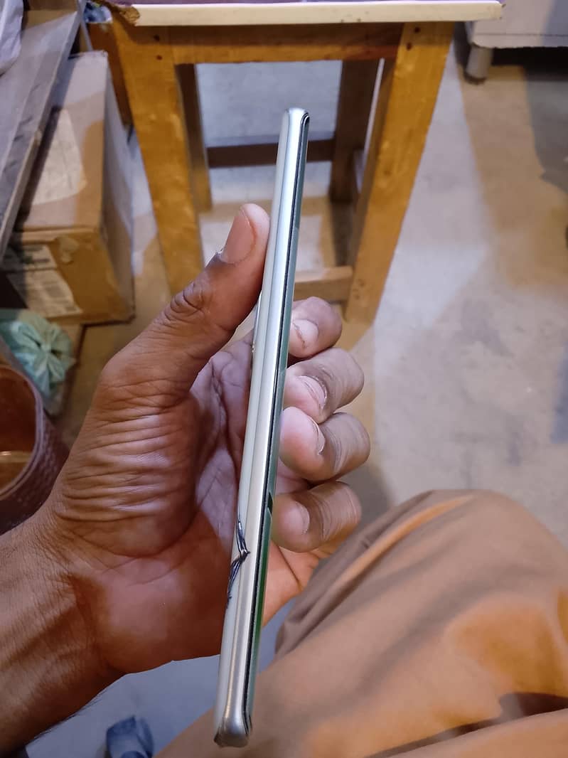 Vivo V40e 3