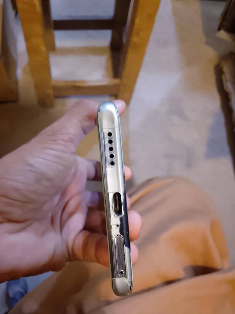 Vivo V40e 4