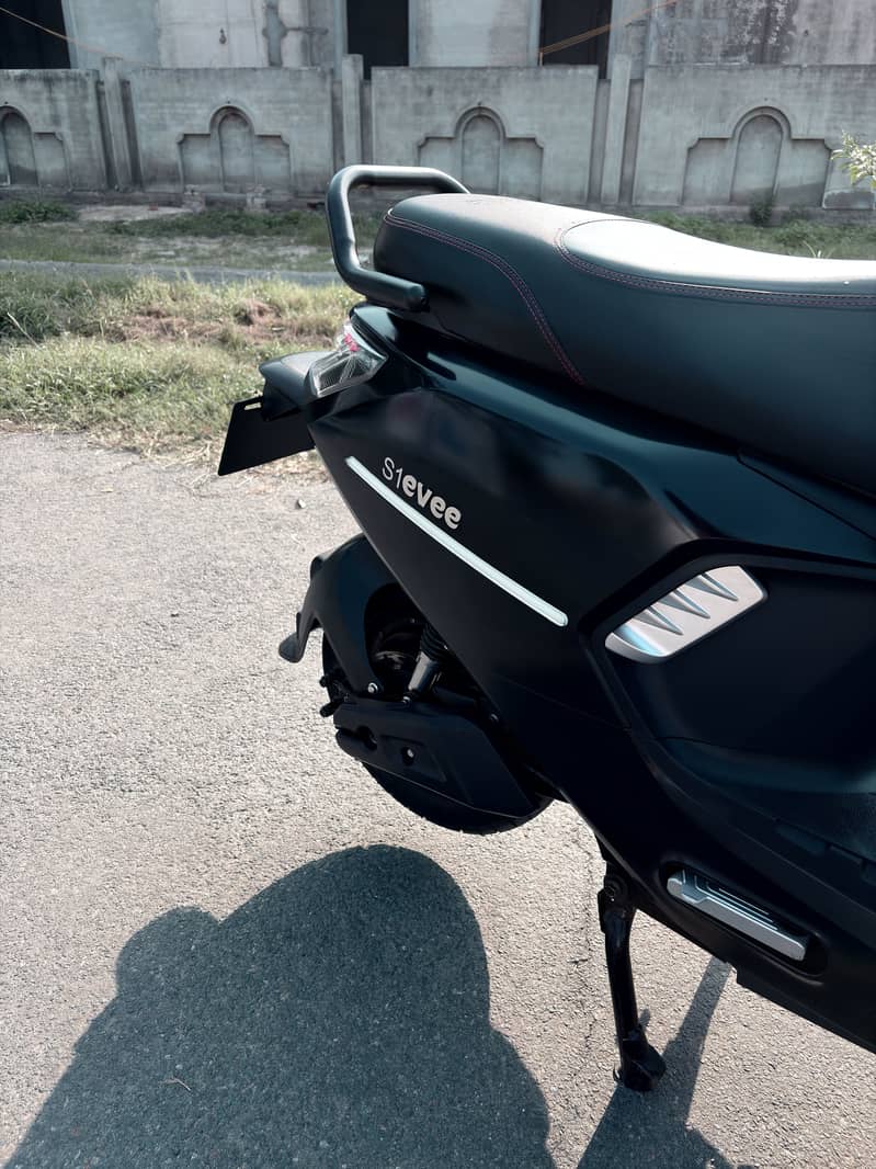 Evee s1 11
