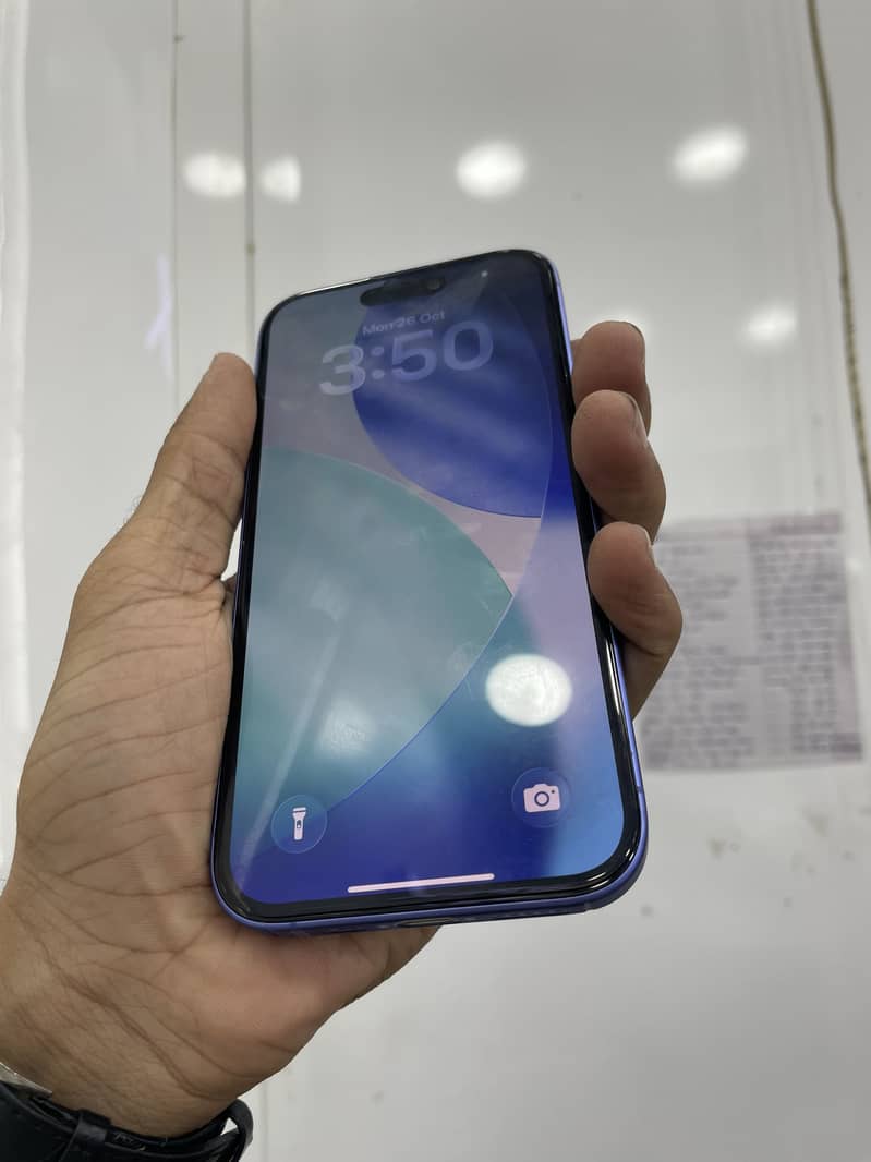 Apple iPhone 16 1