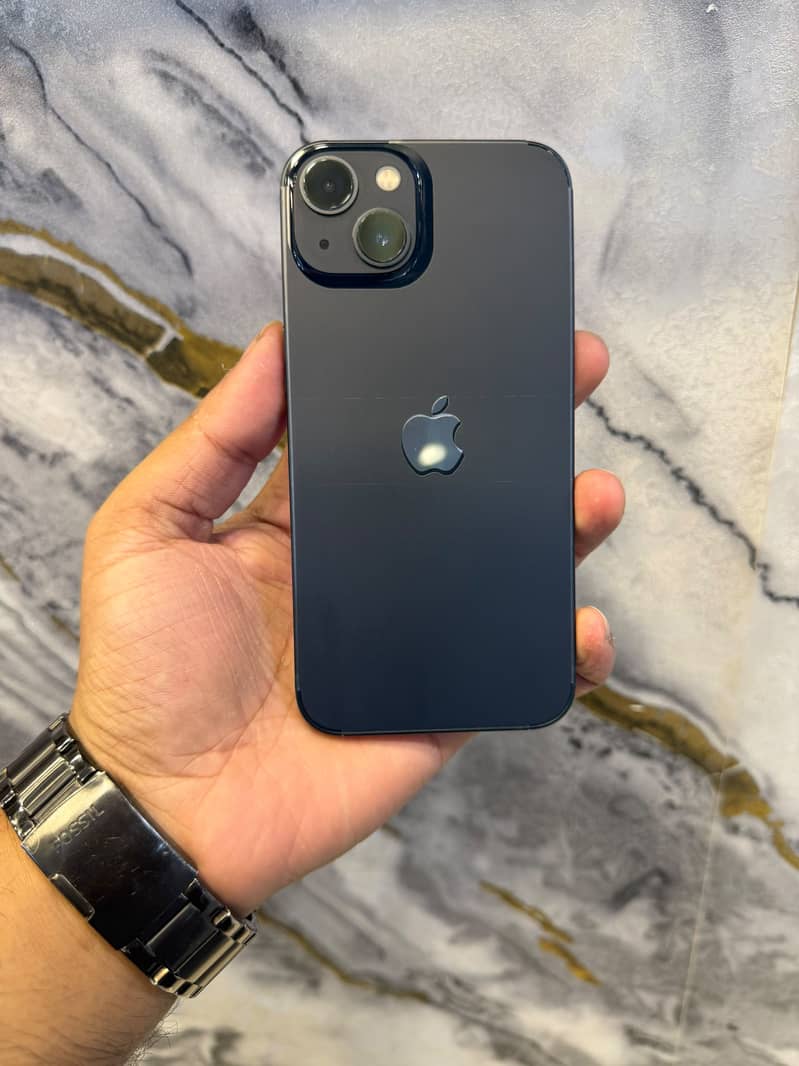 Apple iPhone 13 4
