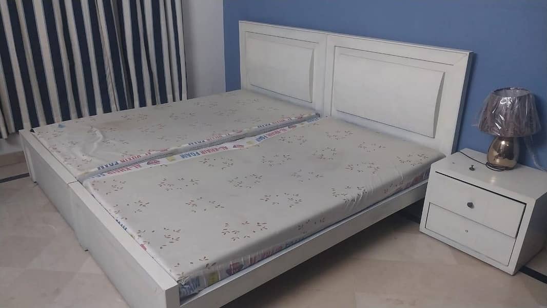 Two single beds 0