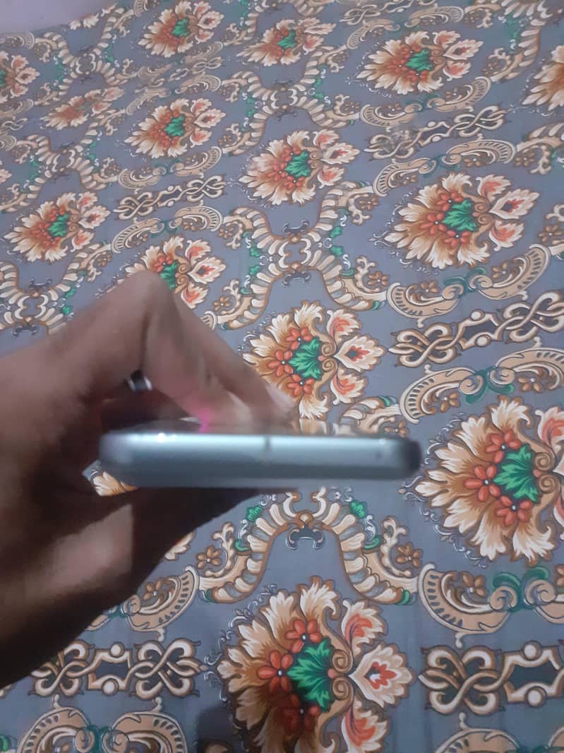 Google Pixel 8 3