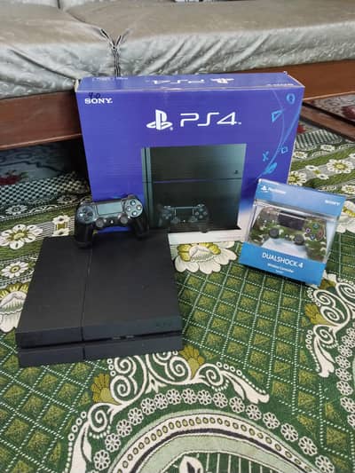 PS4 Fat 1TB US Model Jailbroken 9.00 + 15 Games + 2 Controllers