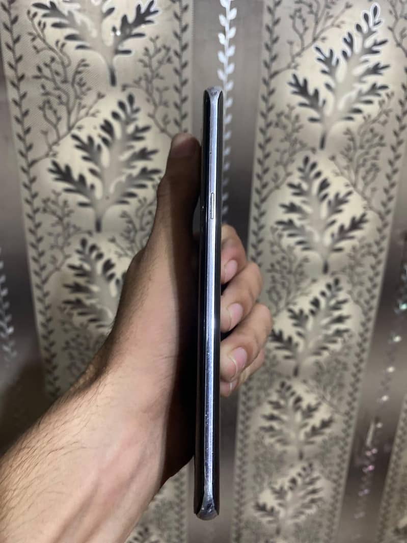 Samsung Mobile S8 Plus 2