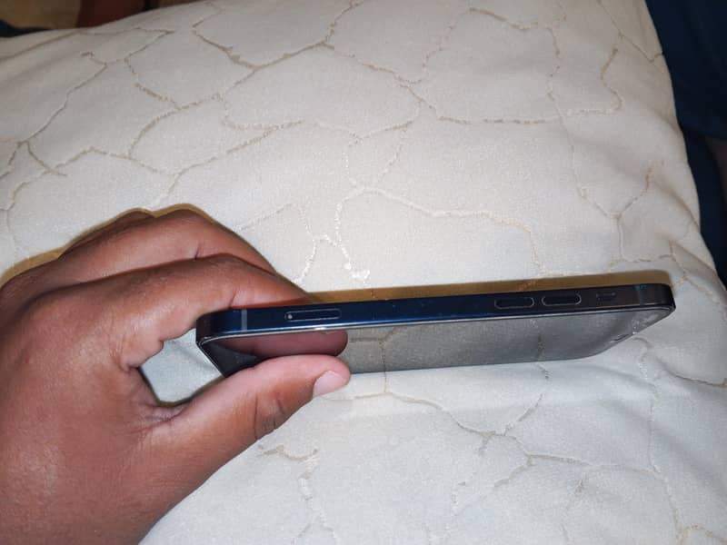 iPhone 12 64GB Blue | 85% Battery Health | Non-PTA 11