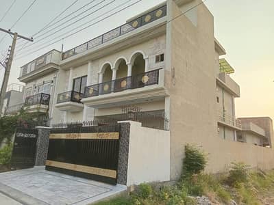 10 Marla House Available for sale in jubilee Town