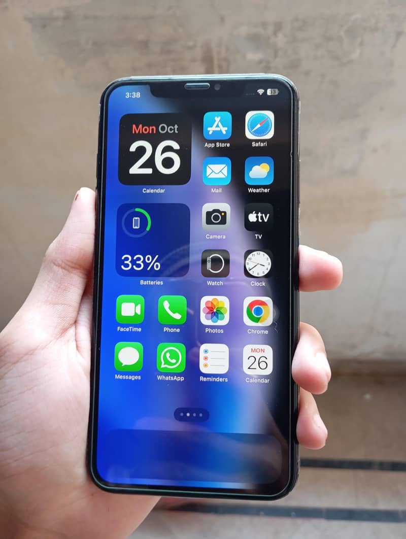 Apple iPhone XS Max 3