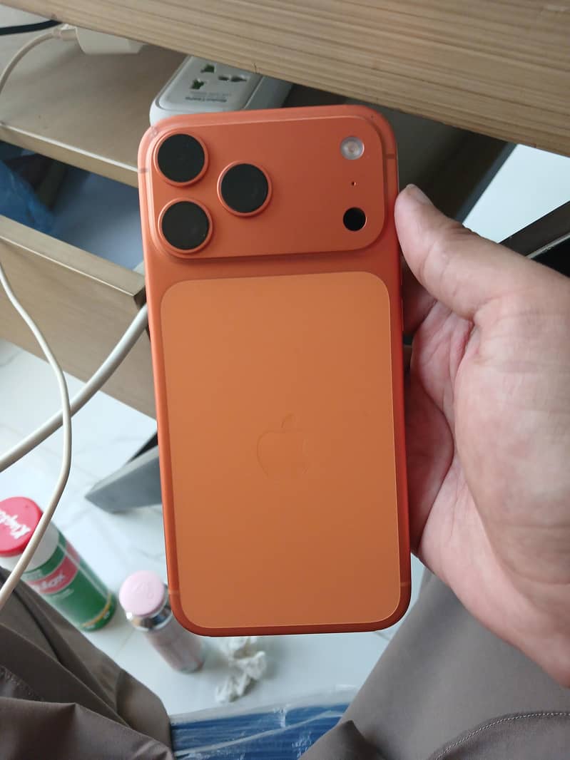 Apple iPhone 17 Pro Max 0