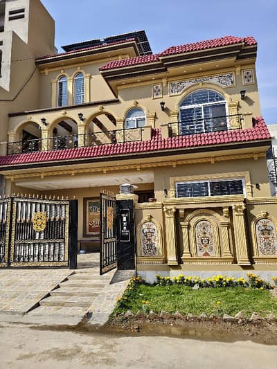 10 Marla Brand New House Available For Sale