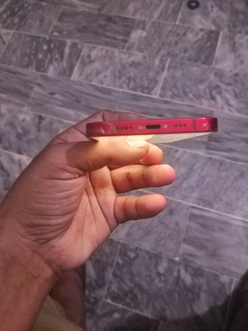 Apple iPhone 13 3
