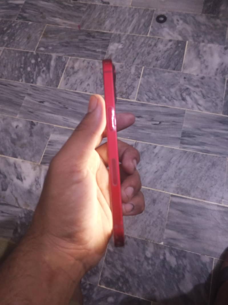 Apple iPhone 13 6