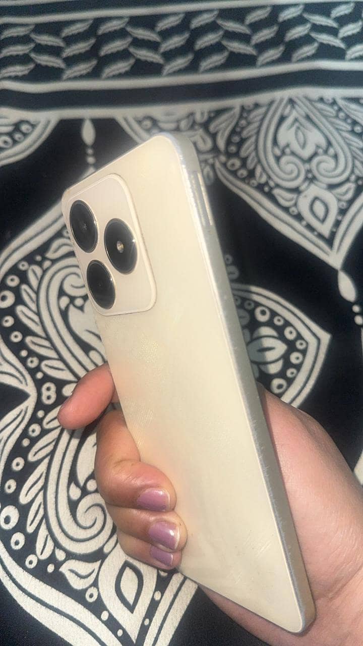 realme  C 63 3
