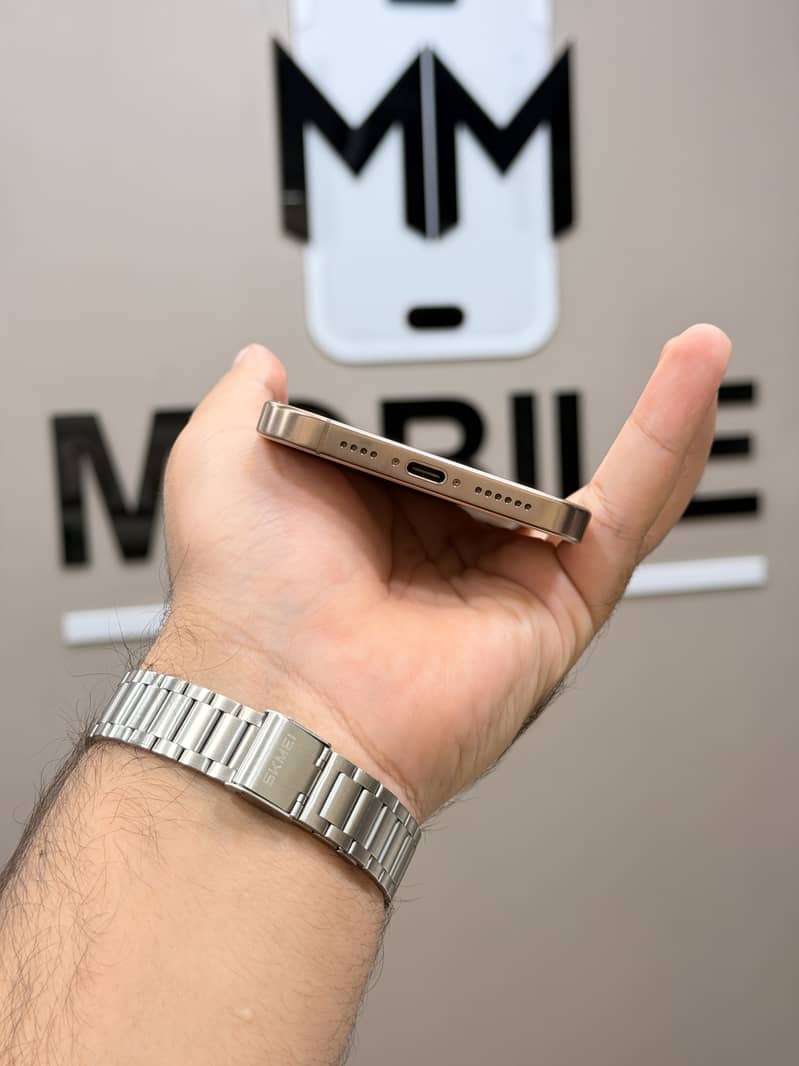 iPhone 16 Pro Max 5