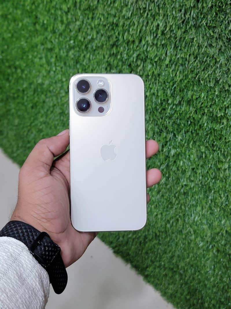 Apple iPhone 14 Pro Max 0