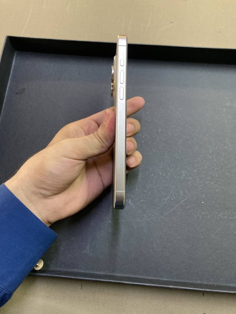 Apple iPhone 15 Pro Max 3